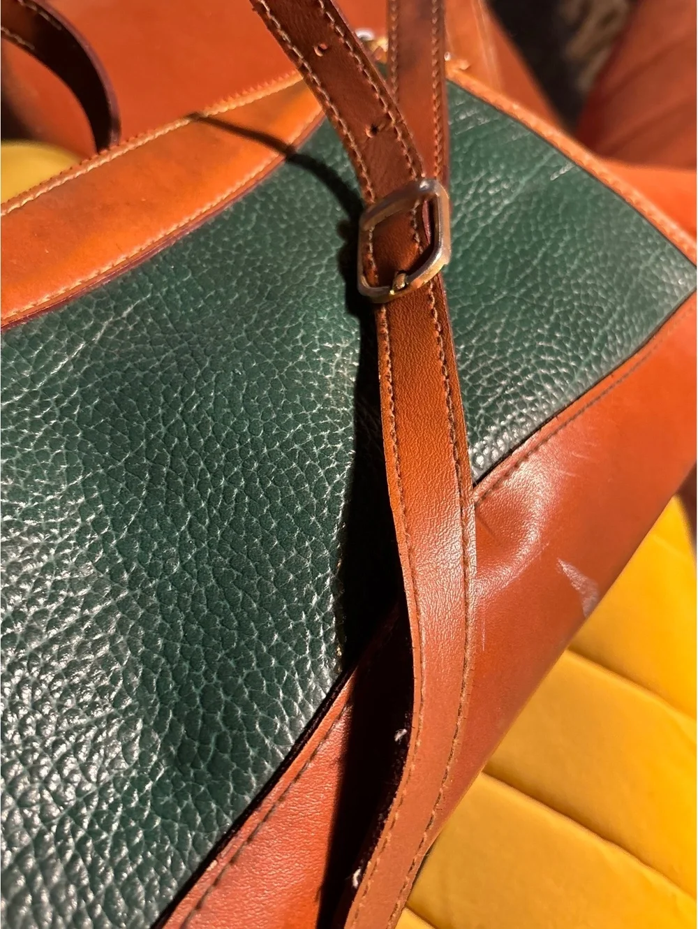 Vintage Dooney Bourke R19 Green AWL Leather Ba